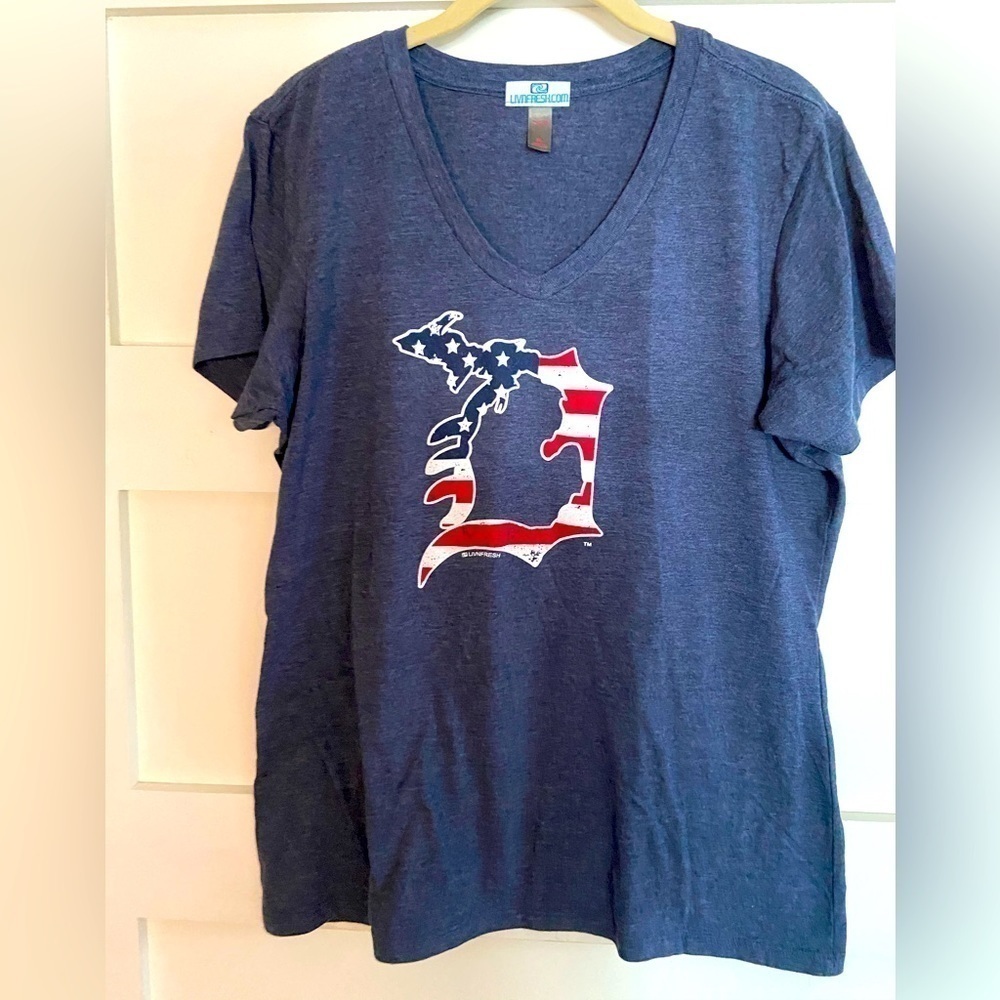 Living Fresh V Neck Heathered Blue MI Red White Blue XL